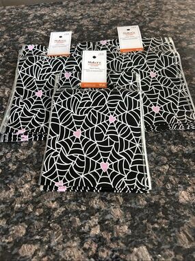 MAKERY HALLOWEEN TREAE BAGS SPIDERWEB HEART DESIGN LOT OF 3 (36 BAGS) NWT